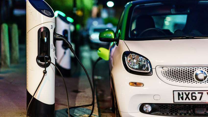 Автомобілі на бензині зникнуть з вулиць британських міст