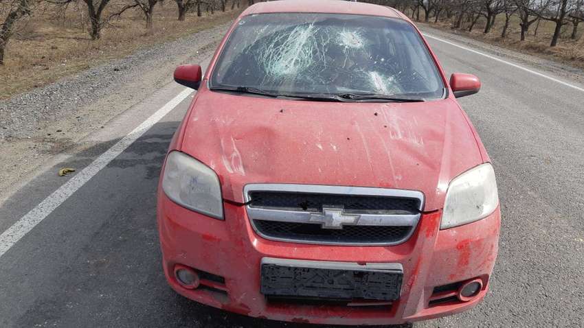 Оккупанты расстреливают "гуманитарные коридоры": как выглядят вырвавшиеся из Мариуполя автомобили (ФОТО)