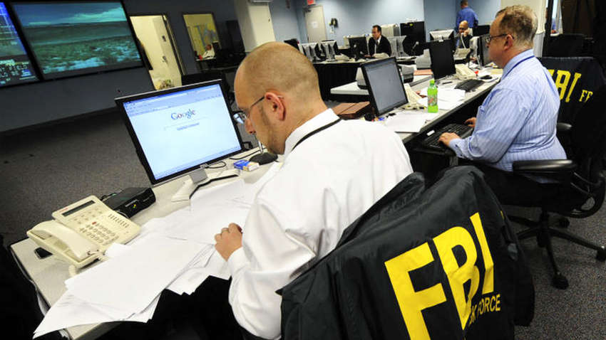 "В інтересах шпигунства": Росія роками намагалася заважати роботі ФБР