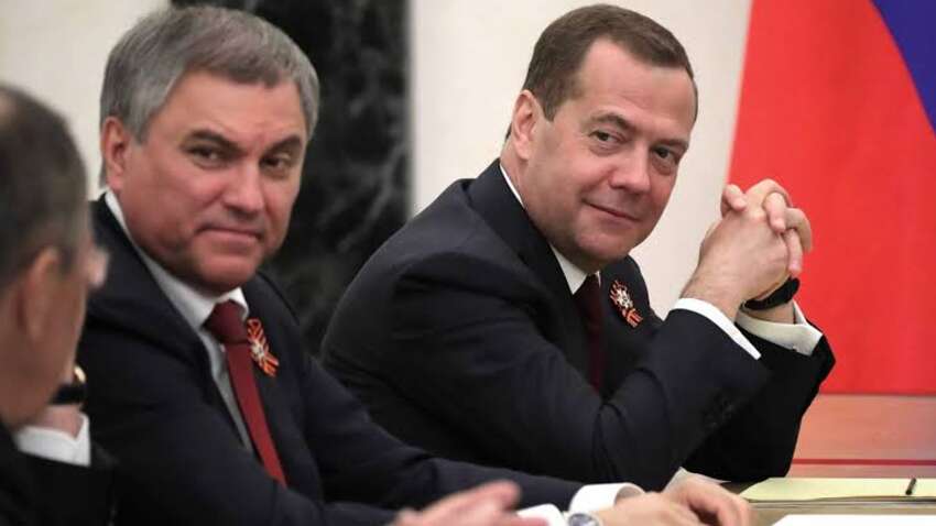 Радость в Москве: как в РФ отреагировали на скандальное решение Навроцкого забрать орден у Зеленского