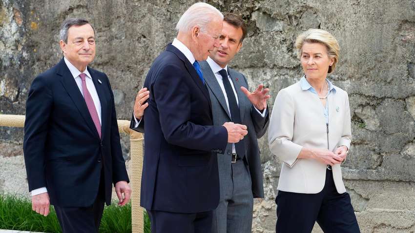 Мир - хижинам, война - дворцам