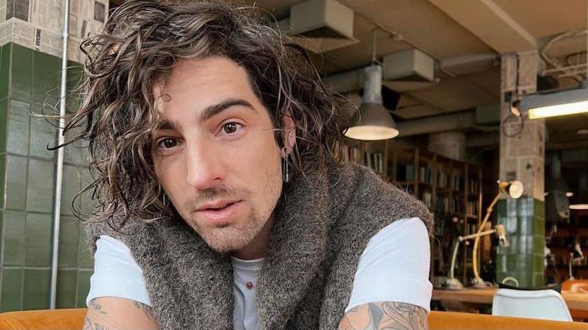 Дантес ответил, не грызет ли его совесть из-за того, что он не пошел на войну Дантес ответил, не грызет ли его совесть из-за того, что он не пошел на войну