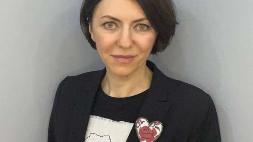 Военная набросилась на Кадочникову с критикой за русскую речь: в чем обвинила Военная набросилась на Кадочникову с критикой за русскую речь: в чем обвинила