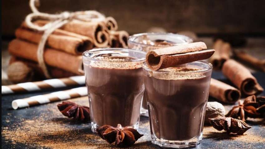 Цей відомий напій рятує від наслідків сидячого способу життя: про що мова 