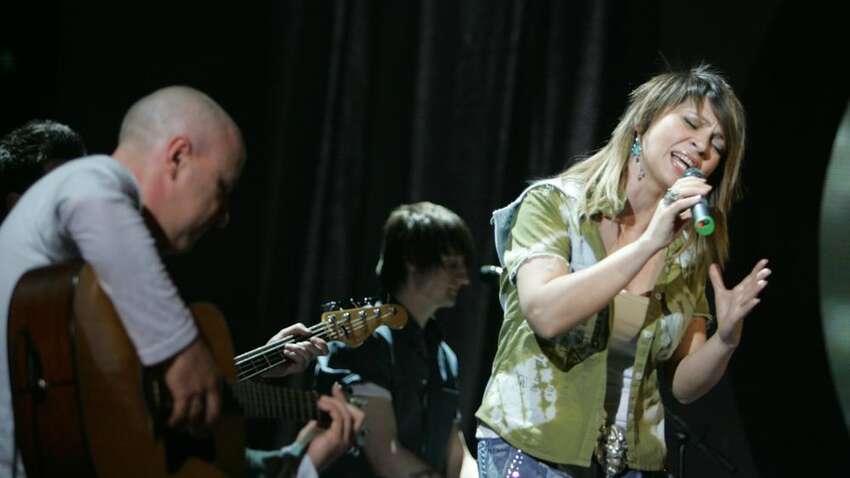 Часть мозга умерла: солистка популярной группы в РФ вышла в свет после перенесенного инсульта (ФОТО)