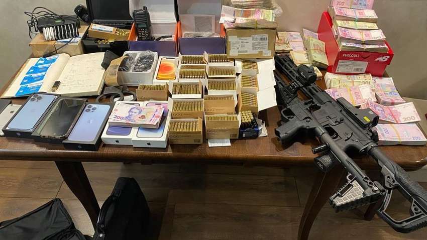 В Украине ликвидировали наркокартель с оборотом в миллион долларов ежемесячно В Украине ликвидировали наркокартель с оборотом в миллион долларов ежемесячно