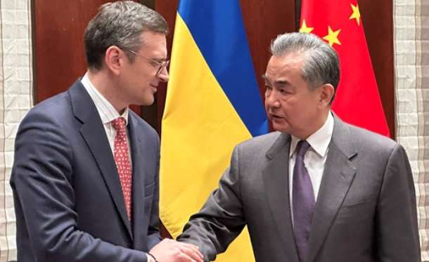 "Українська криза", а не війна. Кулеба розповів про візит до Китаю "Українська криза", а не війна. Кулеба розповів про візит до Китаю