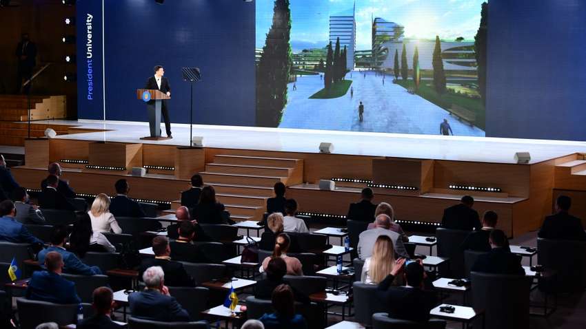 Как Зеленский хочет готовить "людей будущего" Как Зеленский хочет готовить "людей будущего"