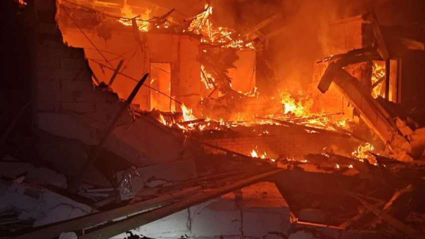 Росіяни у Сумах поцілили безпілотником по будинку: деталі