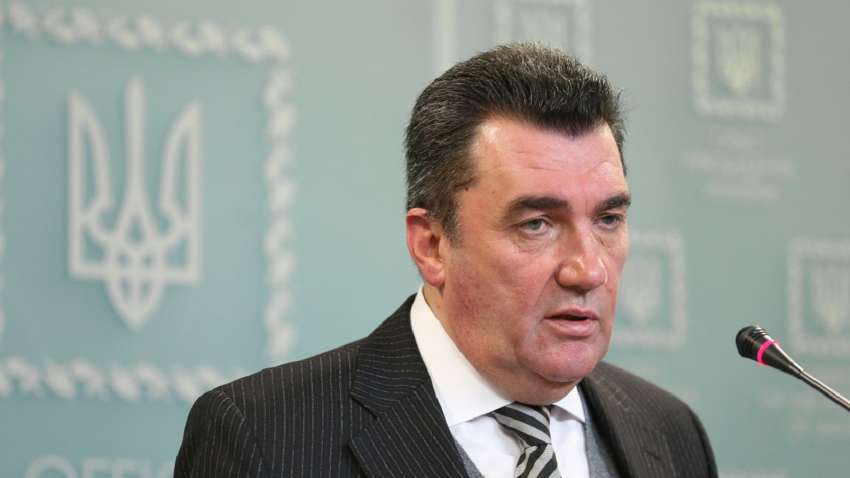 Не російська, а англійська: глава РНБО про другу державну мову в Україні