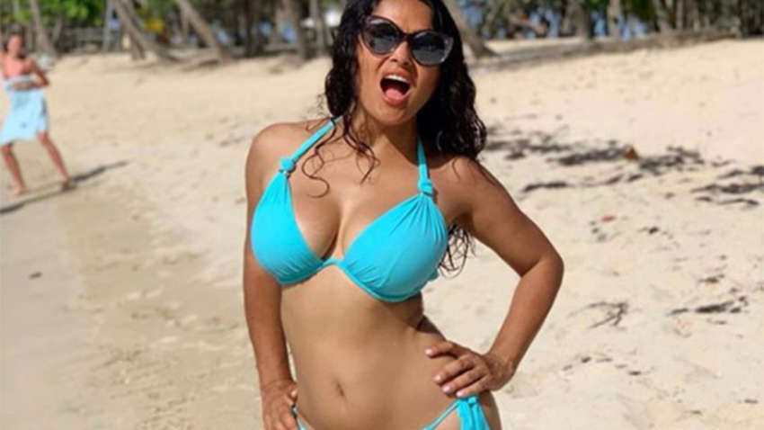 Сальма Хайек ховає вино від сови