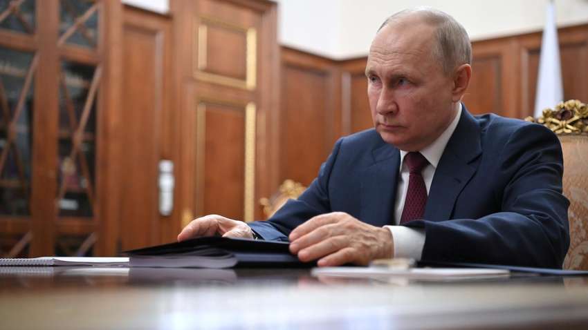 Путін пригрозив використати заборонену зброю проти України