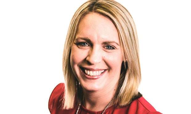 Ведущая BBC Лиза Шоу умер после прививки вакциной AstraZeneca Ведущая BBC Лиза Шоу умер после прививки вакциной AstraZeneca