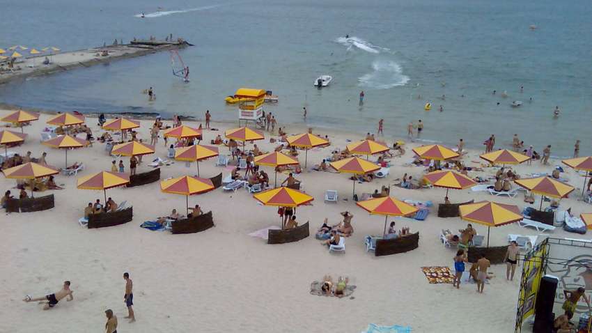 В Железном порту пляжная еда отправила на больничную койку 18 человек