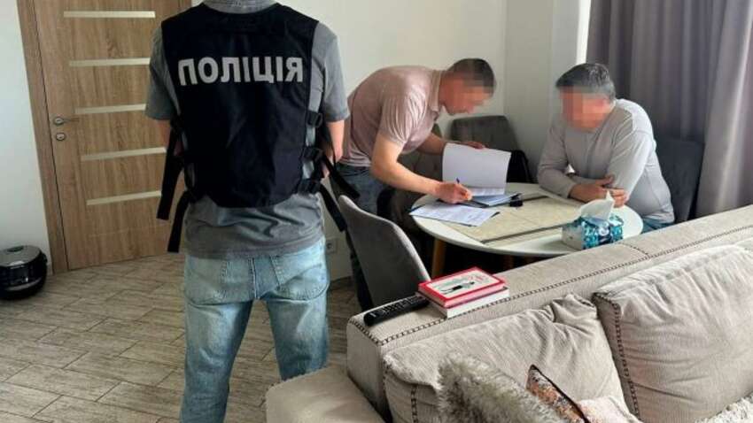 Экс-главу Минкульта заподозрили в организации схемы выезда мужчин за границу Экс-главу Минкульта заподозрили в организации схемы выезда мужчин за границу