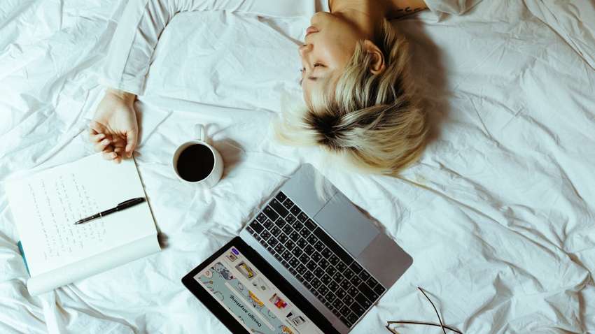 Правописание: как правильно пожелать хорошего сна: "добраніч" чи "надобраніч" Правописание: как правильно пожелать хорошего сна: "добраніч" чи "надобраніч"