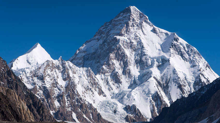 Альпинистам впервые удалось покорить зимой «гору-убийцу» (ФОТО)
