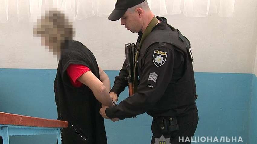 Под Винницей пациентка напала на врача-стоматолога с топором 