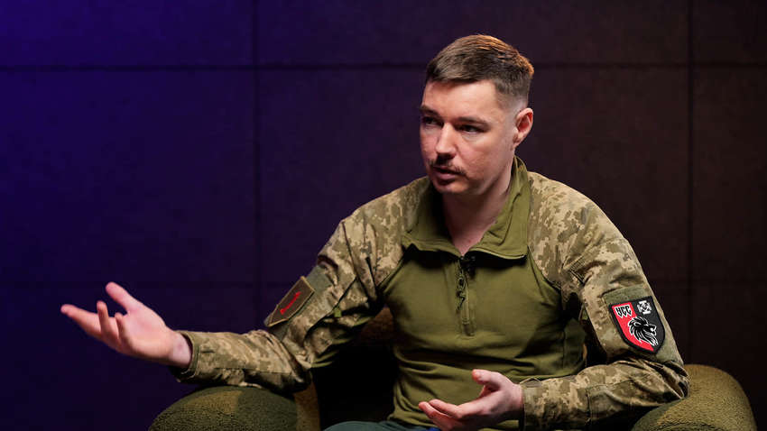 Військовий розповів, як потрібно покарати чоловіків, які виїхали за кордон під час війни Військовий розповів, як потрібно покарати чоловіків, які виїхали за кордон під час війни