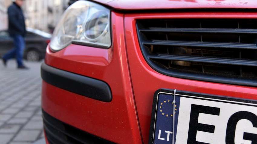 У "Слуги народу" запропонували нові правила розмитнення "евроблях"