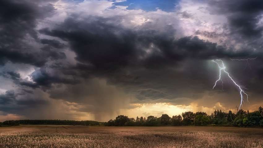 Прогноз погоди в Україні: останній удар грози Прогноз погоди в Україні: останній удар грози