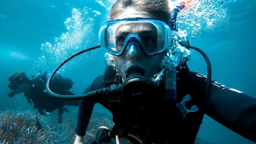 У США дайвери випадково наткнулися на кістку мамонта