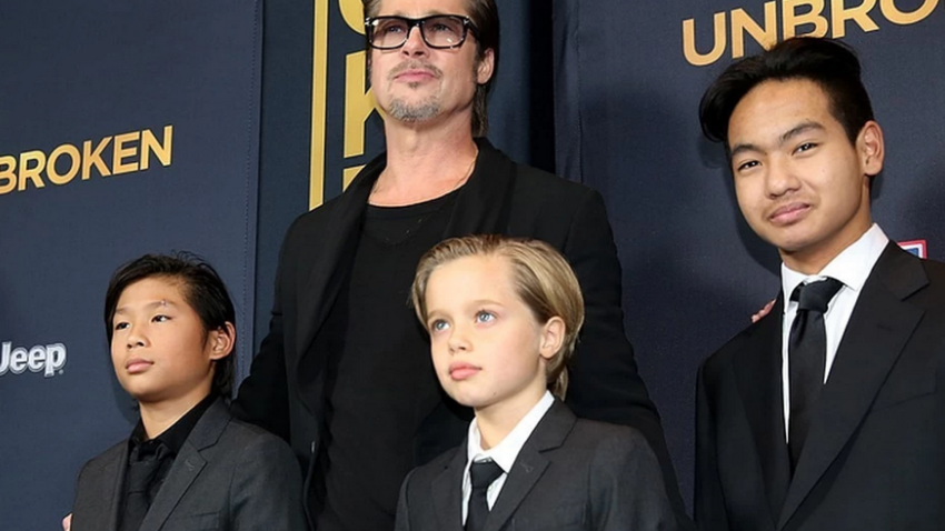 Брэду Питту запретили брать детей на встречи с Энистон