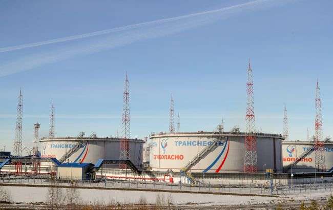 Союзника Украины обвинили в том, что он помогает РФ оплачивать войну в Украине: подробности