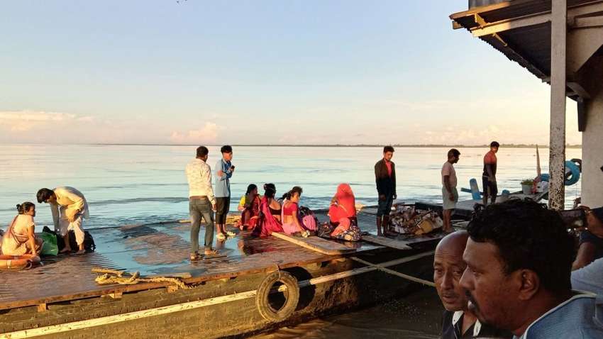 В Индии столкнулись два судна: десятки человек пропали без вести (ВИДЕО)