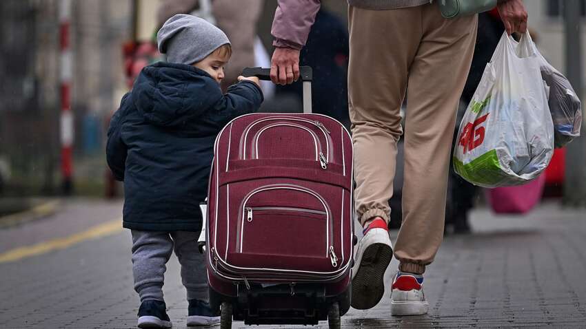 Зміни для ВПО з 1 липня: кого позбавлять статусу та виплат