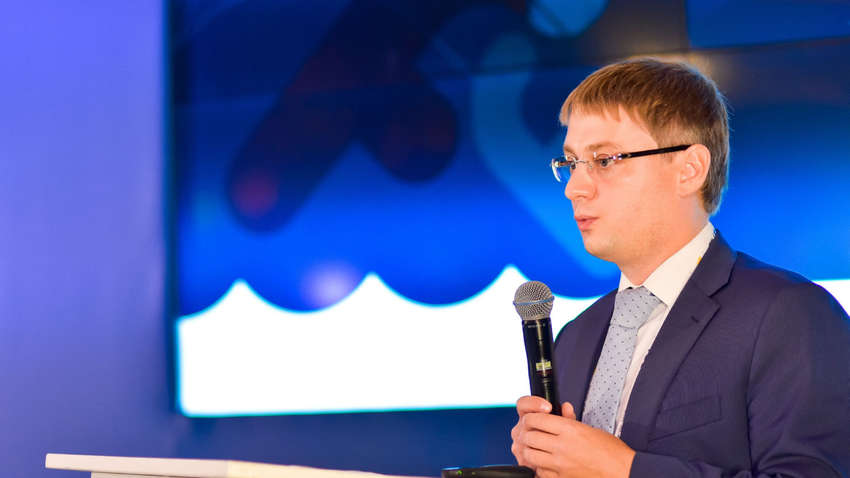 Неэффективная вакцинация может замедлить восстановление экономики – Константин Стеценко, ICU