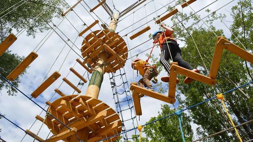 В парке развлечений в Киеве ребенок упал с высоты: что известно В парке развлечений в Киеве ребенок упал с высоты: что известно
