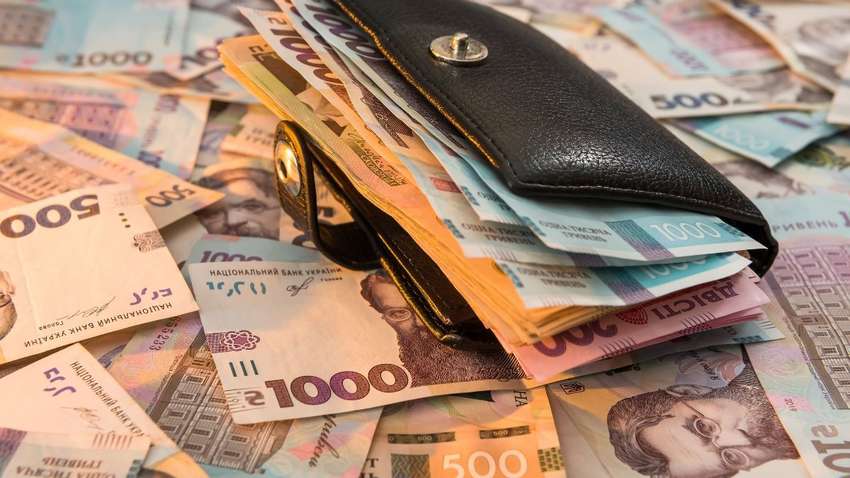 Опитування показало, скільки українців можуть собі дозволити купити все, що захочуть