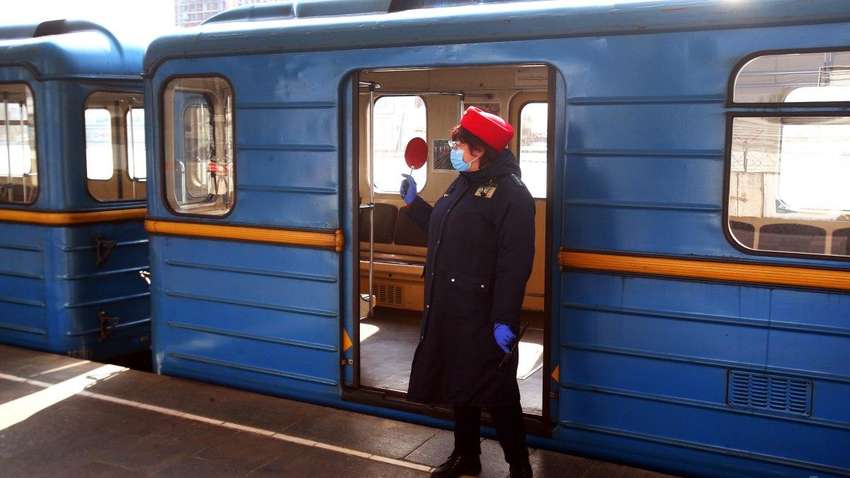 Зеленський назвав єдиний шлях, який може врятувати Україну від введення повного локдауна Зеленський назвав єдиний шлях, який може врятувати Україну від введення повного локдауна