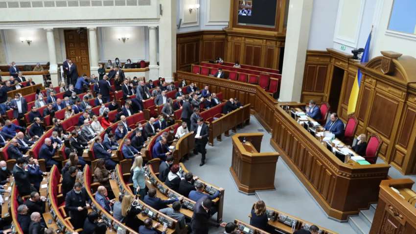 В Україні за викриття корупціонерів можна буде сісти за ґрати: новий законопроєкт від нардепів