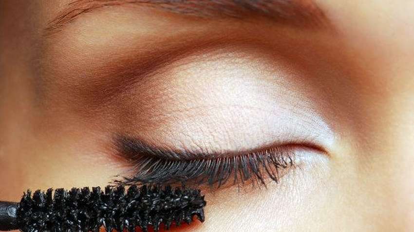 Почему нельзя ложиться спать с тушью на глазах