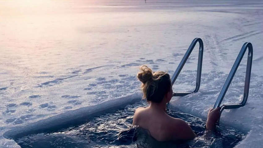 Лікарі розповіли, кому не варто купатися на Водохреща Лікарі розповіли, кому не варто купатися на Водохреща