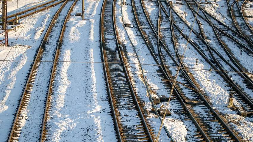 Из-за непогоды в Украине задерживаются поезда: список Из-за непогоды в Украине задерживаются поезда: список