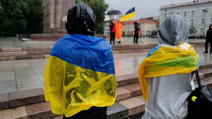 Є три сценарії: коли українці повернуться з-за кордону додому 