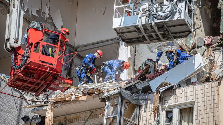 Почему взорвался дом в Киеве и массовое нарушение карантина в Британии: новости, которые вы могли пропустить Почему взорвался дом в Киеве и массовое нарушение карантина в Британии: новости, которые вы могли пропустить