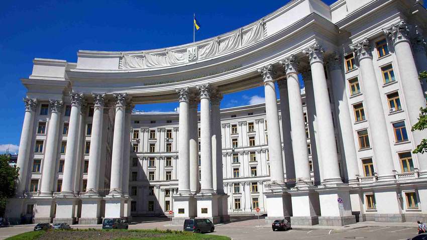 Україна замінить послів у 12 країнах