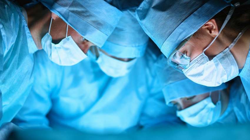 Китайские врачи провели операцию, используя роботов и 5G