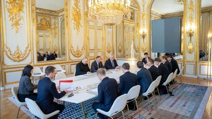 Сибіга і Умєров розкрили деталі переговорів з "коаліцією охочих" у Парижі Сибіга і Умєров розкрили деталі переговорів з "коаліцією охочих" у Парижі