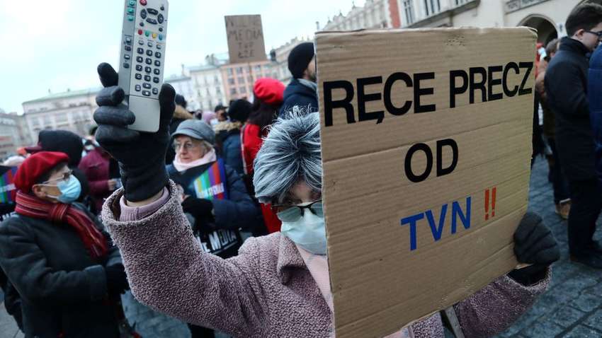 Многотысячный митинг в Польше: что требуют протестующие от президента