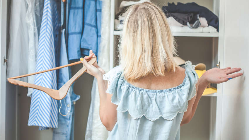 Отпусти и забудь: какие вещи стоит выбросить из своего гардероба