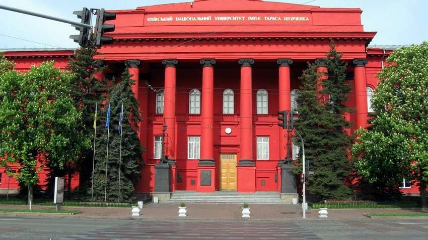 В університетах України подорожчало навчання