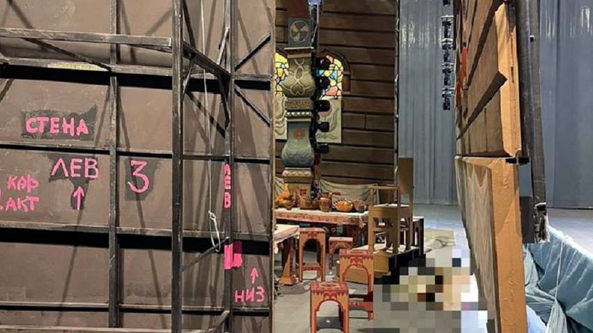 В России, на сцене перед зрителями, погиб артист ансамбля