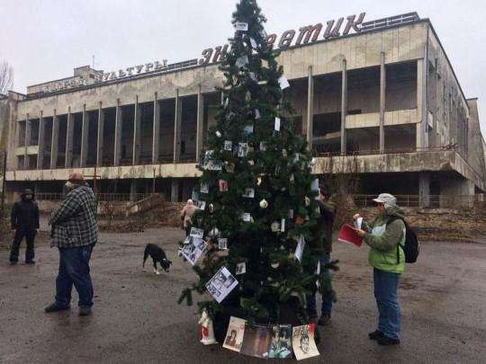 У Прип'яті вперше після аварії на ЧАЕС встановили новорічну ялинку