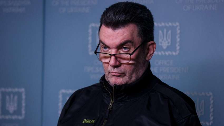 Данилов резко реагирует на мирный план Китая: нецензурно извратил имя (ВИДЕО) Данилов резко реагирует на мирный план Китая: нецензурно извратил имя (ВИДЕО)