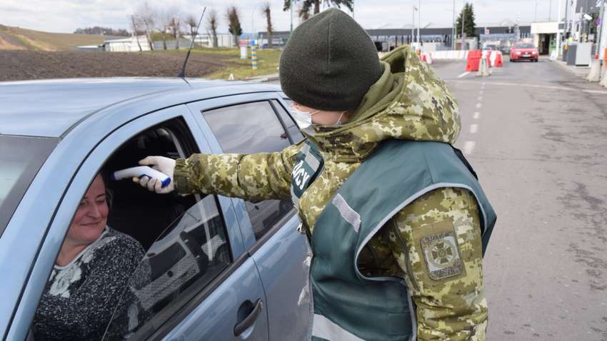 Коронавирус в Украине: как эпидемия отразится на ситуации на Донбассе